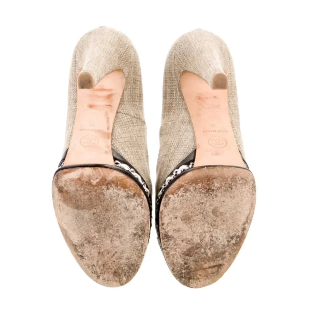 CHANEL 2015 Interlocking CC Logo Pumps Tan Black Toe Cap Heels - Picture 7 of 9